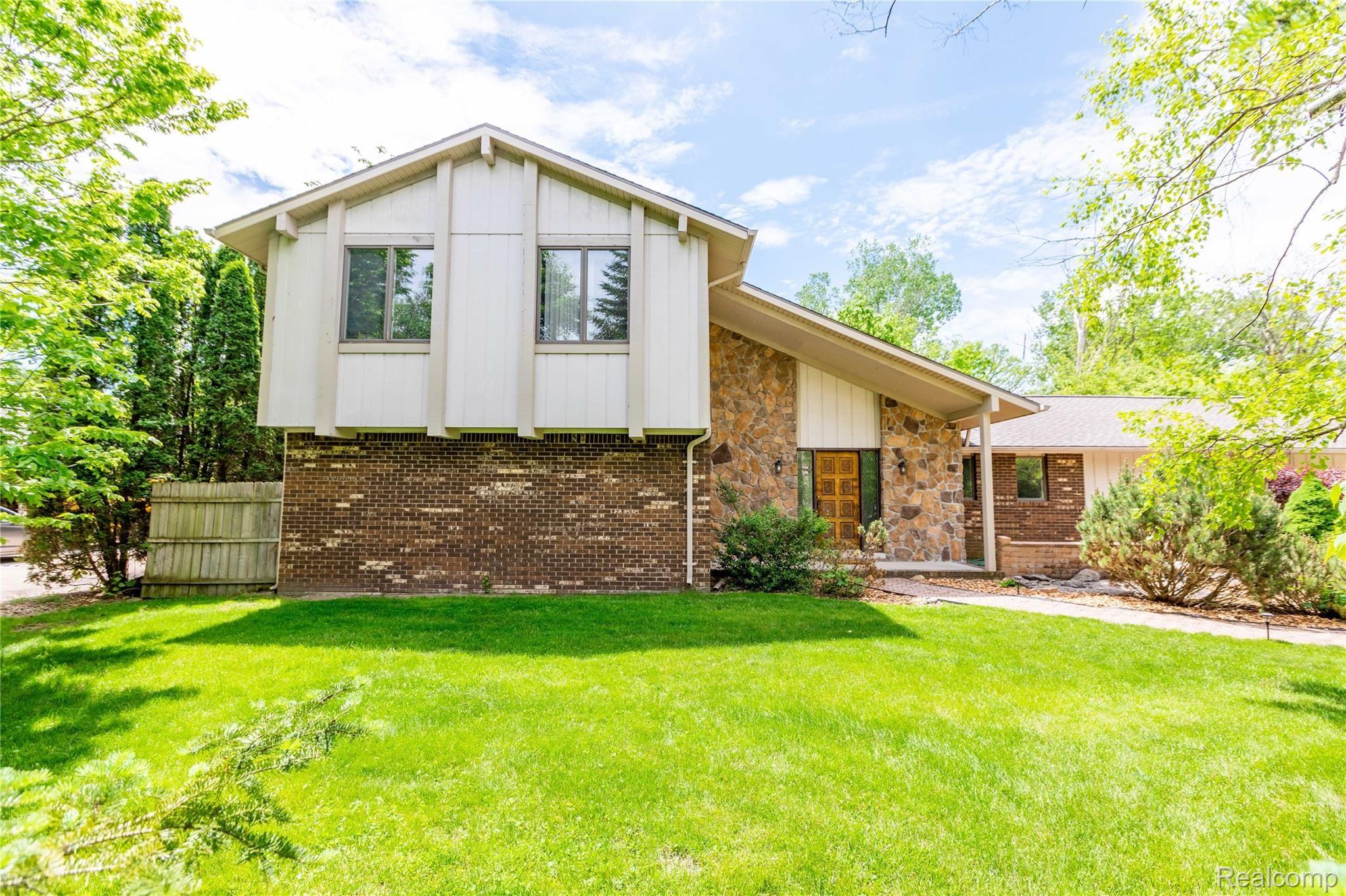 8443 Bridge Road Grosse Ile, MI 48138 - Photo 1 of 33 8443 Bridge Rd, Grosse Ile (1 of 42).jpg