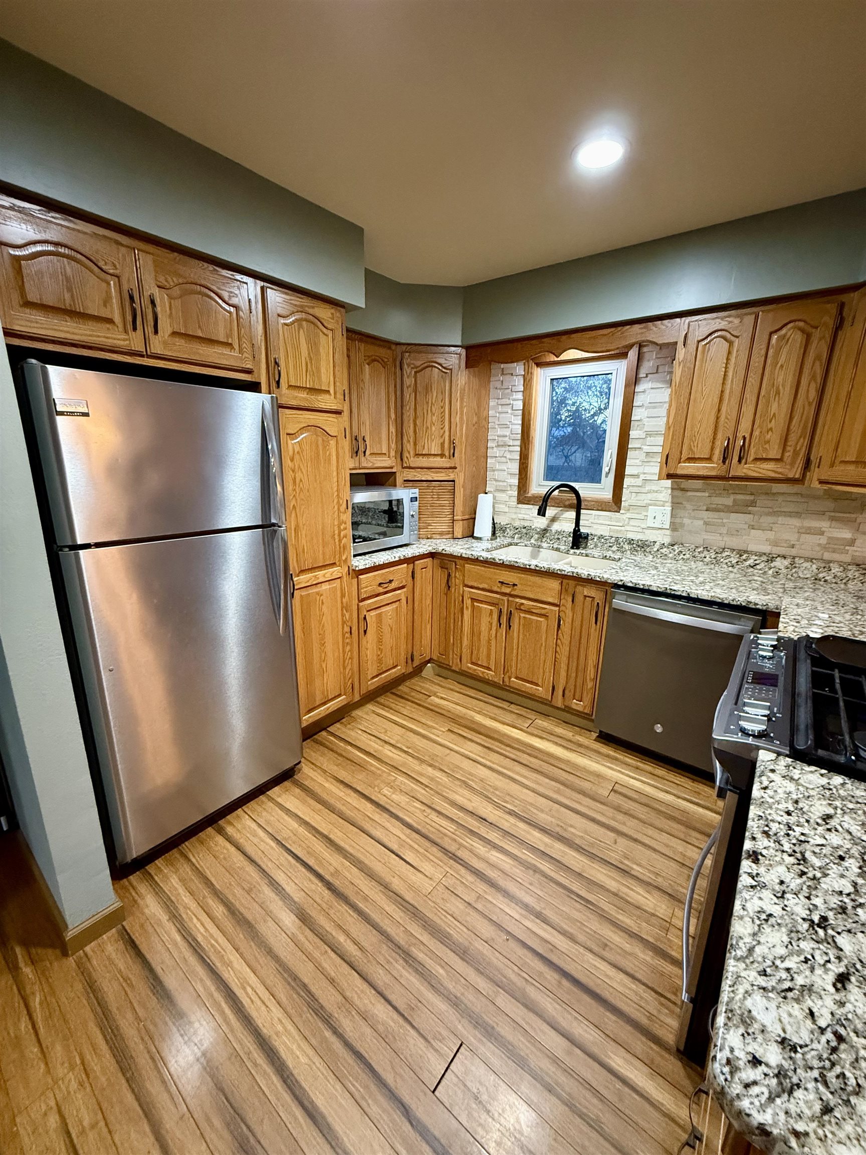 2716 East 3rd Street Superior, WI 54880 - Photo 9 of 39