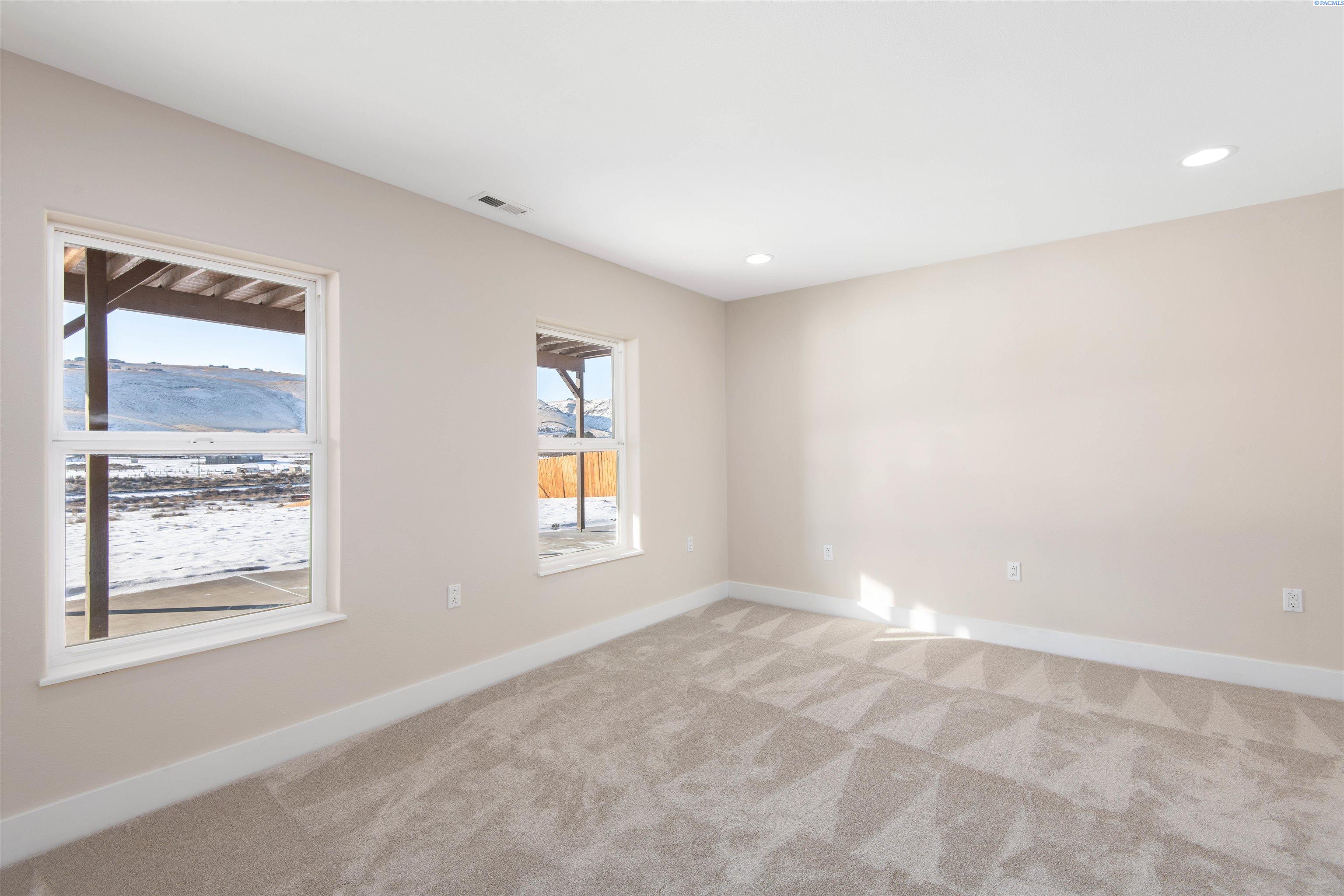 97801 East Ridgeview Drive Kennewick, WA 99338 - Photo 33 of 50 Gallery Image 33