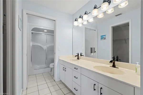 $264,000 | 121 Gabriel Circle, Unit 1108, Naples, FL 34104