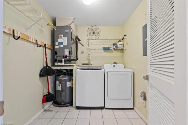 $264,000 | 121 Gabriel Circle, Unit 1108, Naples, FL 34104
