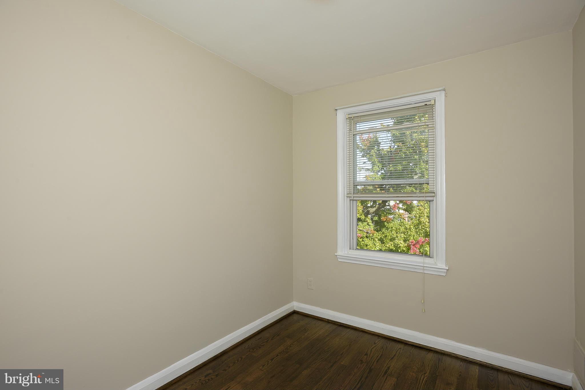 5496 Oakland Road Baltimore, MD 21227 - Photo 15 of 21 Bedroom