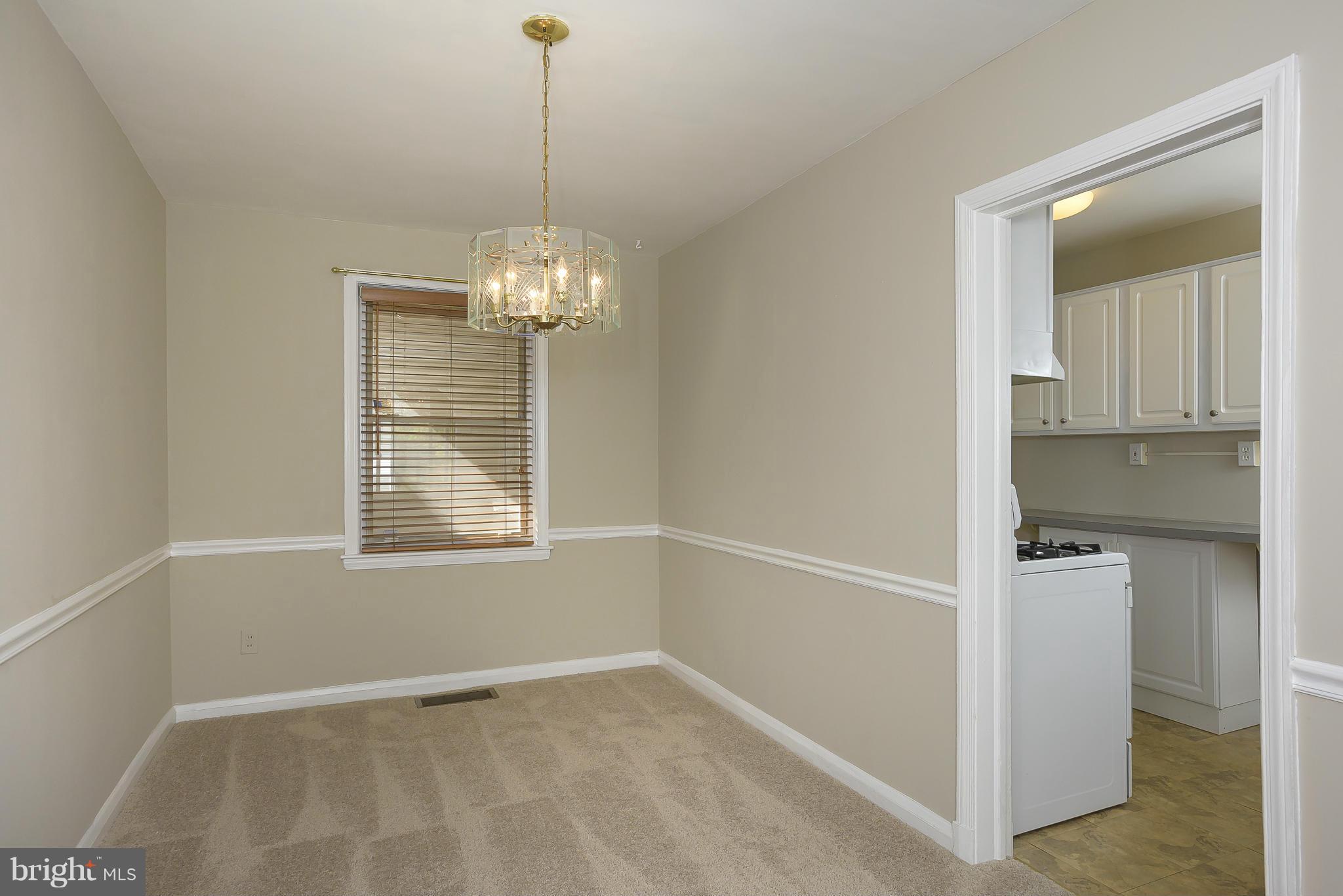 5496 Oakland Road Baltimore, MD 21227 - Photo 7 of 21 Dining Room