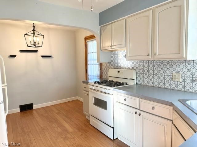 6406 Ackley Road Parma, OH 44129 - Photo 4 of 19 Kitchen