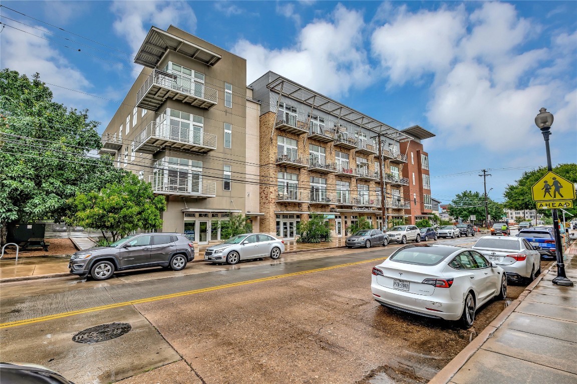 2124 East 6th Street, Unit 305 Austin, TX 78702 - Photo 29 of 35 a building view