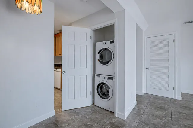 $879,000 | 2601 South Roosevelt Boulevard, Unit 305A, Key West, FL 33040