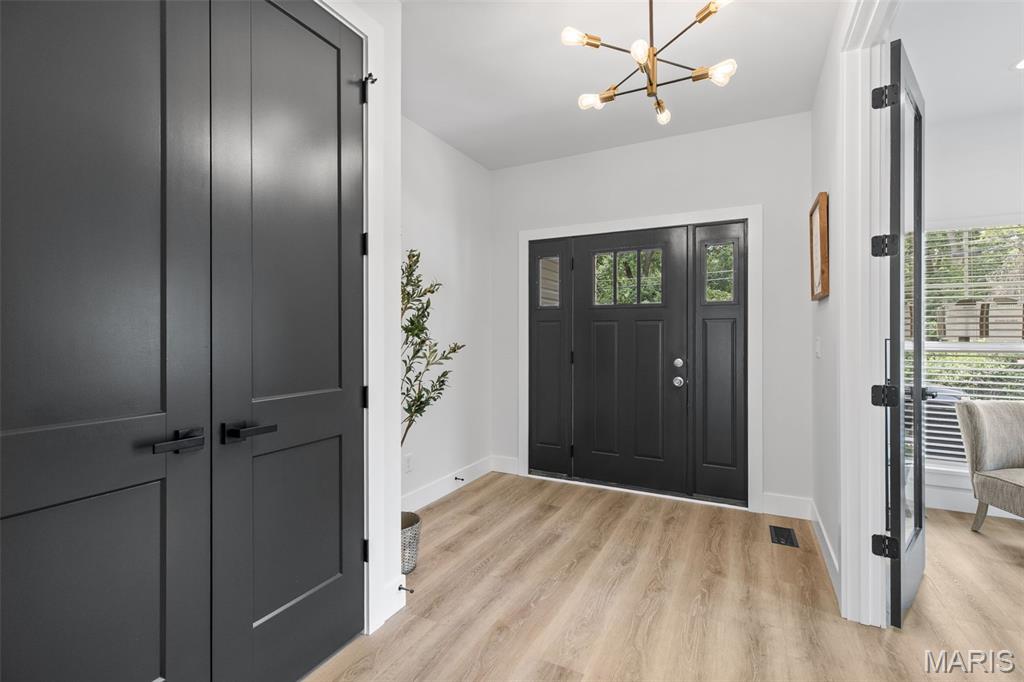 402 Spears Street St. Louis, MO 63127 - Photo 3 of 59