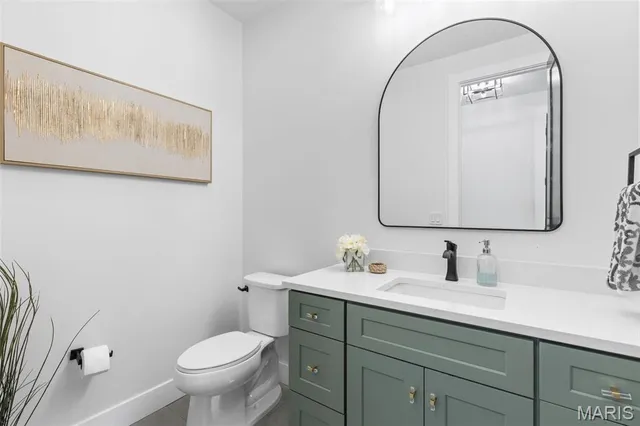 $849,900 | 402 Spears Street, St. Louis, MO 63127