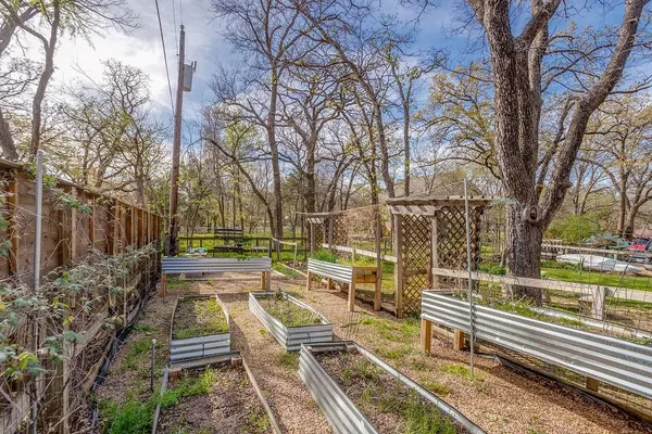$900,000 | 140 Creekside Drive, Double Oak, TX 75077