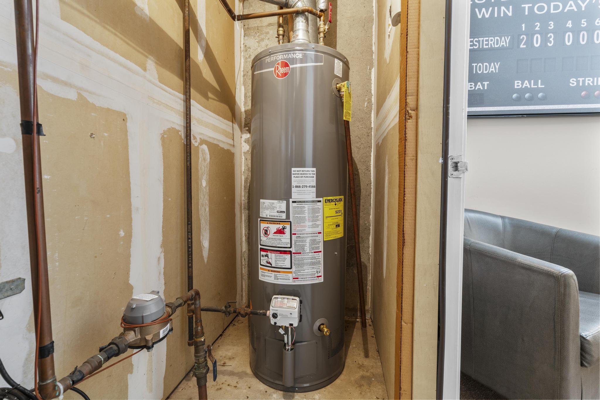 26 Summit Street, Unit 26 Derby, CT 06418 - Photo 34 of 35 a view of an entryway with sitting area