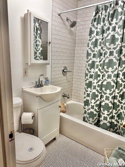 196 Deforest Road Dix Hills, NY 11746 - Photo 11 of 17