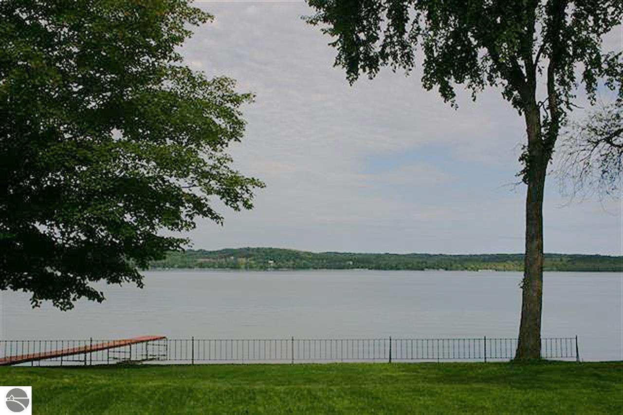 8970 South Sunnyview Road Traverse City, MI 49684 - Photo 15 of 46 1786580-14.JPG