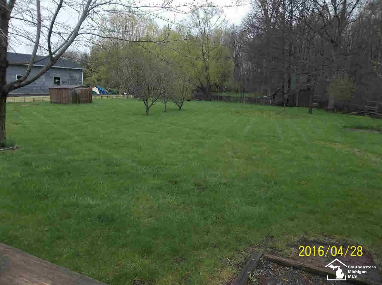 7697 Exeter Road Monroe, MI 48162 - Photo 8 of 8 21139887-7.JPG