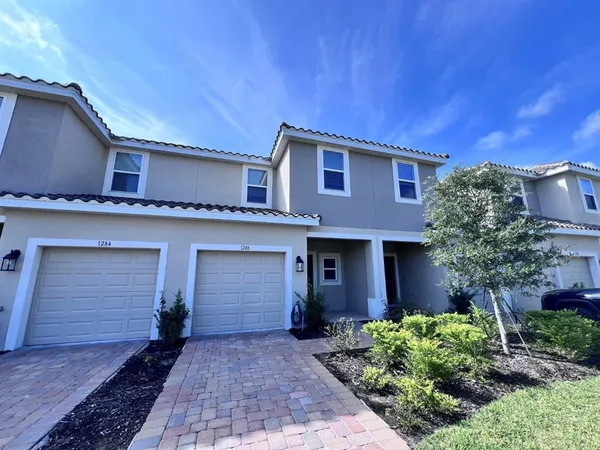 $2,049 | 1288 Lago Vista Court, Kissimmee, FL 34746