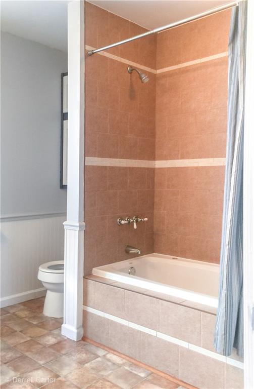452 Ohio Avenue Rochester, PA 15074 - Photo 14 of 17 Tiled bathroom shower tub.