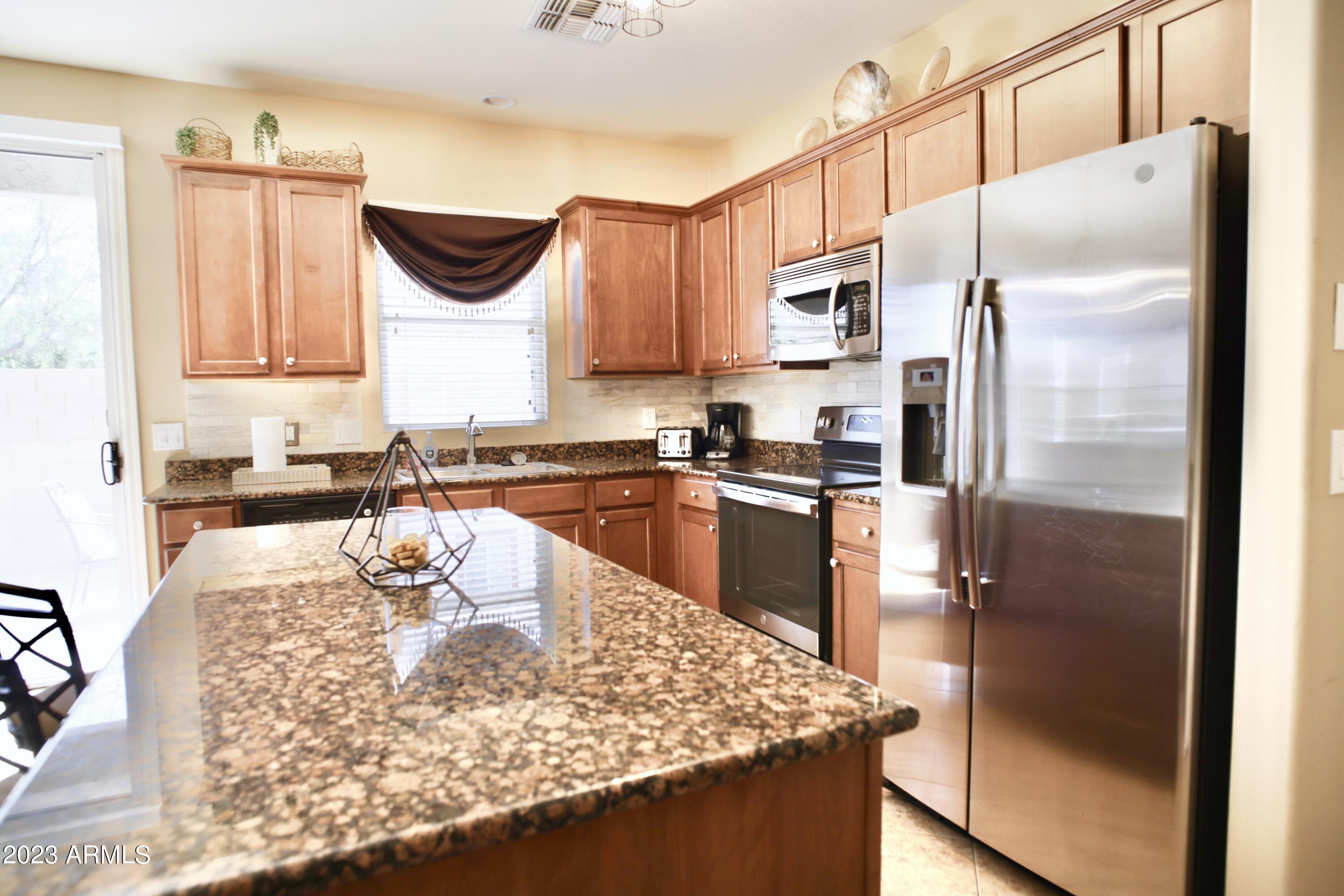 4212 East Vest Avenue Gilbert, AZ 85295 - Photo 6 of 38 D4F171E8-A4EE-497D-A4CB-BF4859CF3A89_1_2