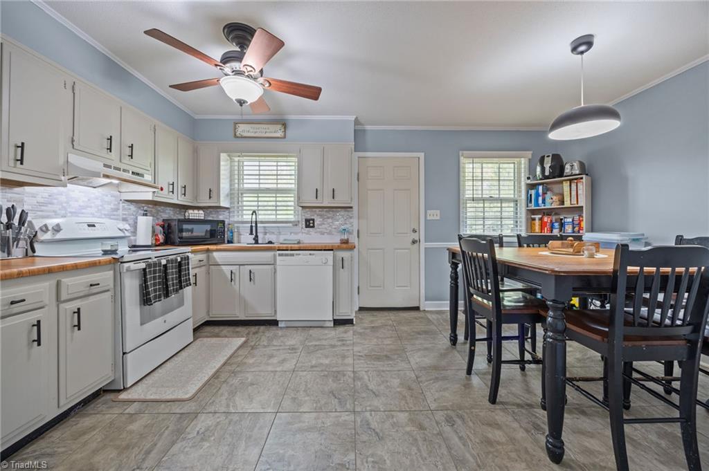 1105 Robinhood Road, Unit F High Point, NC 27262 - Photo 11 of 39