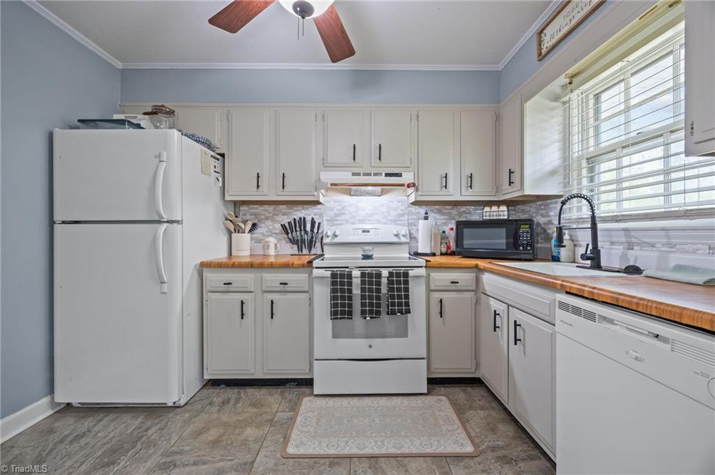 1105 Robinhood Road, Unit F High Point, NC 27262 - Photo 14 of 39