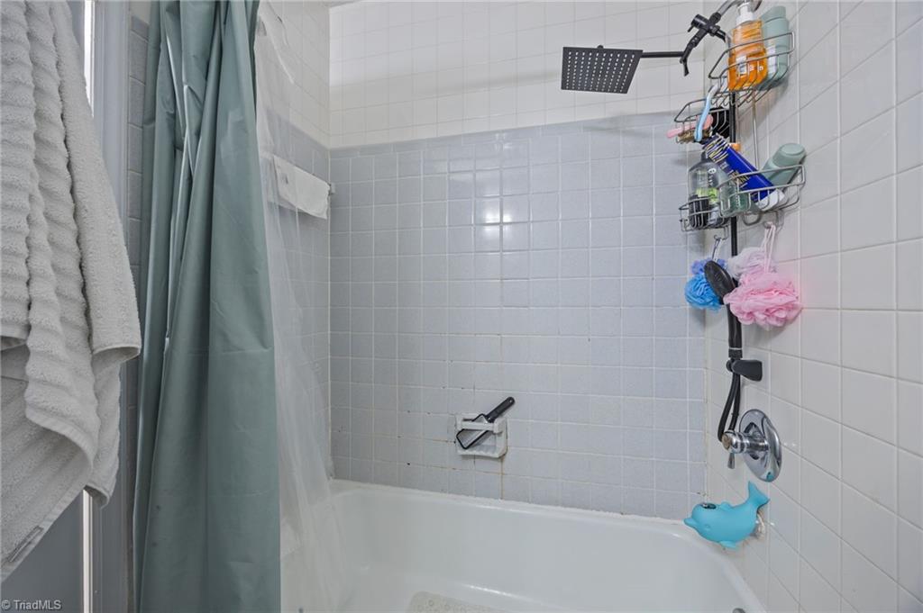 1105 Robinhood Road, Unit F High Point, NC 27262 - Photo 20 of 39