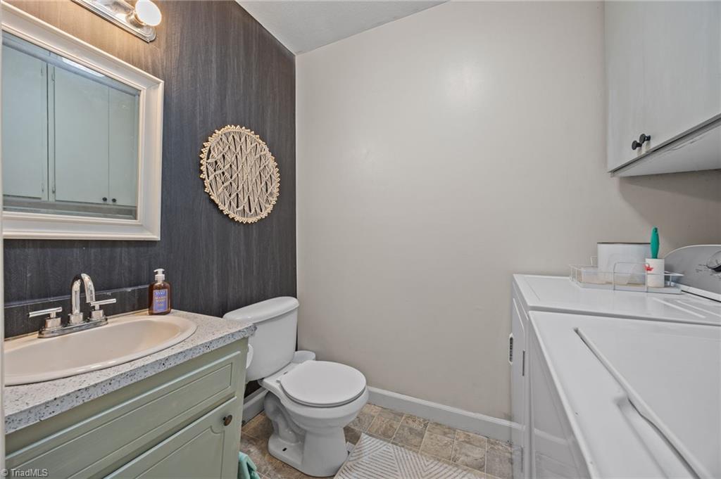 1105 Robinhood Road, Unit F High Point, NC 27262 - Photo 9 of 39