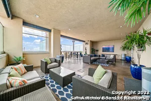 $1,595 | 215 Center Street, Unit 505, San Antonio, TX 78202