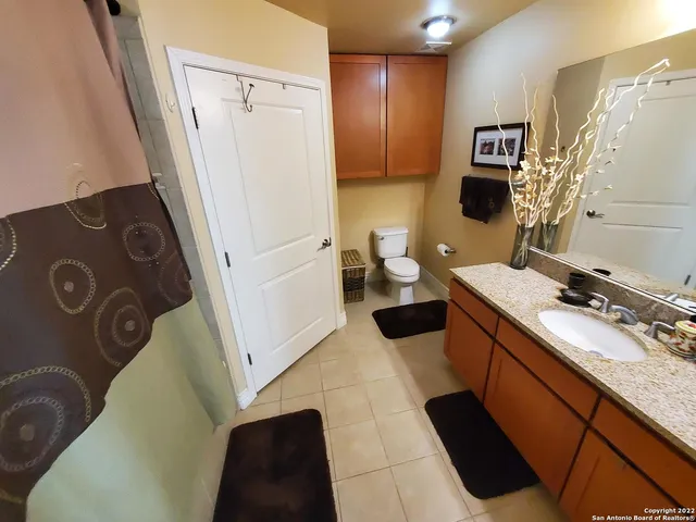 $1,595 | 215 Center Street, Unit 505, San Antonio, TX 78202