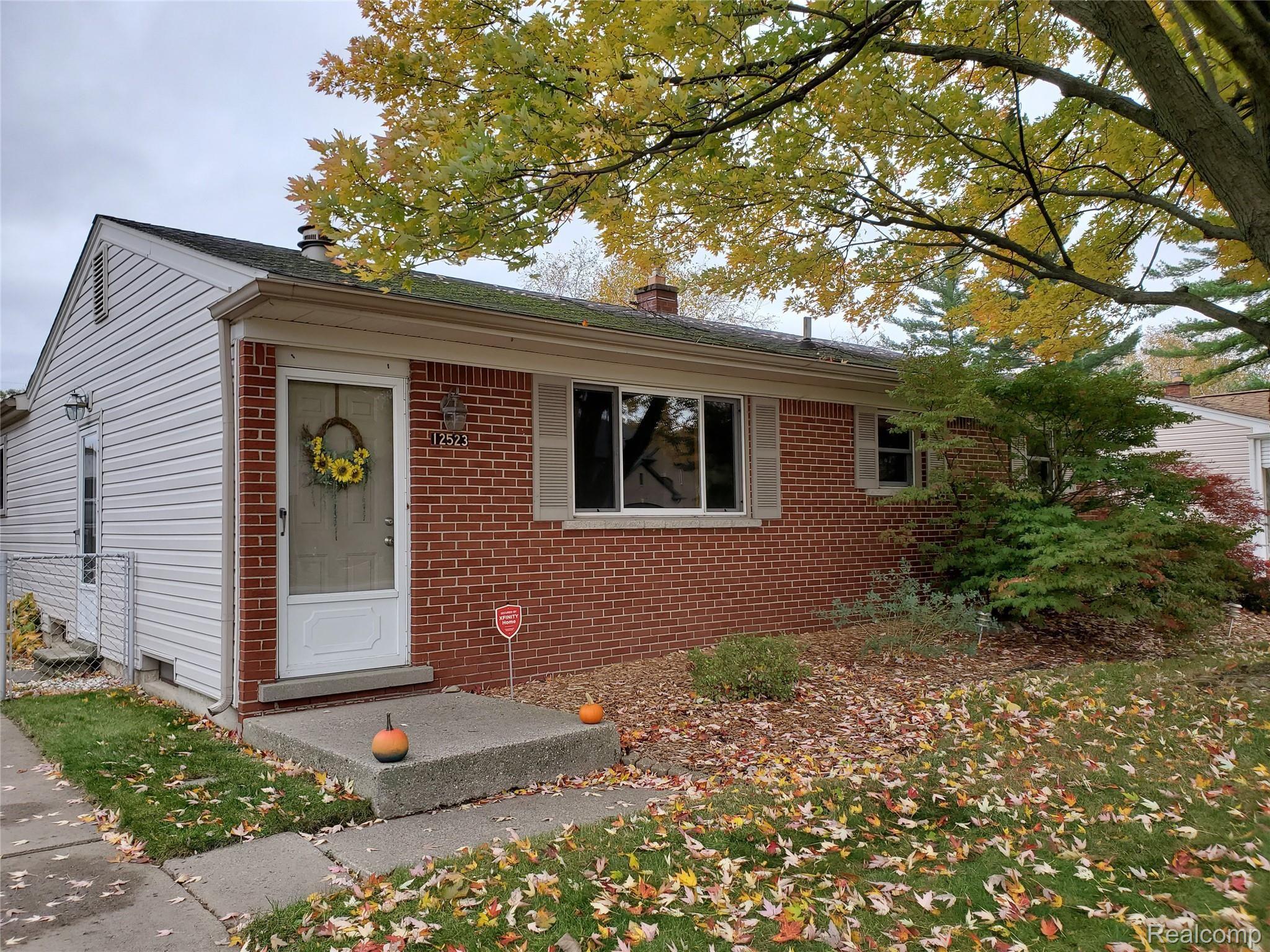 12523 Clinton River Road Sterling Heights, MI 48313 - Photo 2 of 31 20191027_135700.jpg