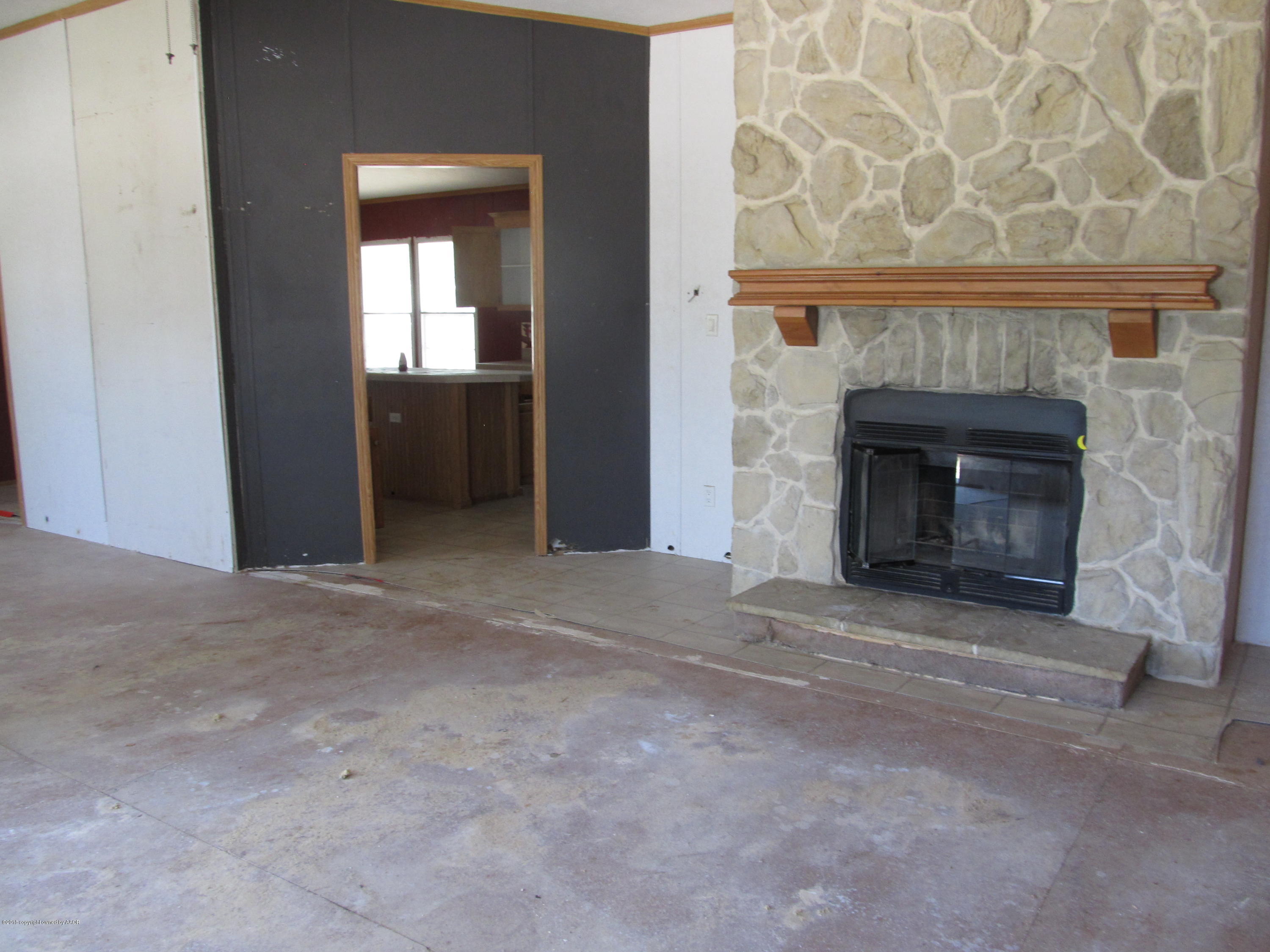 3707 Catalpa Lane Amarillo, TX 79110 - Photo 4 of 11 IMG_8023
