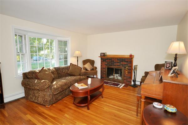 329 Plainfield Road Concord, MA 01742 - Photo 5 of 14 Gallery Image 5