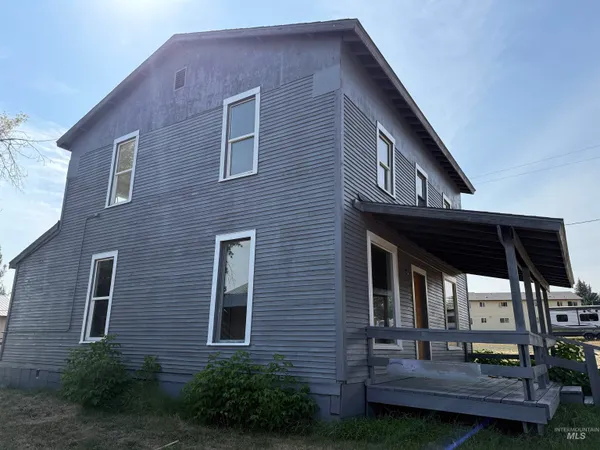 $185,000 | 221 Weippe Avenue, Weippe, ID 83553