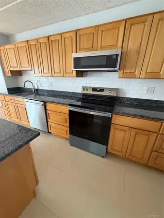 $2,450 | 35 Park Avenue, Unit 6T, Suffern, NY 10901