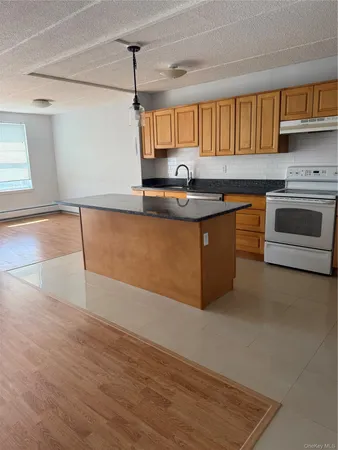 $2,500 | 35 Park Avenue, Unit 6T, Suffern, NY 10901