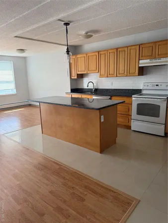 $2,500 | 35 Park Avenue, Unit 6T, Suffern, NY 10901