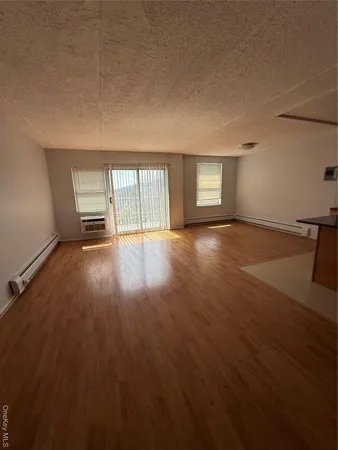 $2,500 | 35 Park Avenue, Unit 6T, Suffern, NY 10901