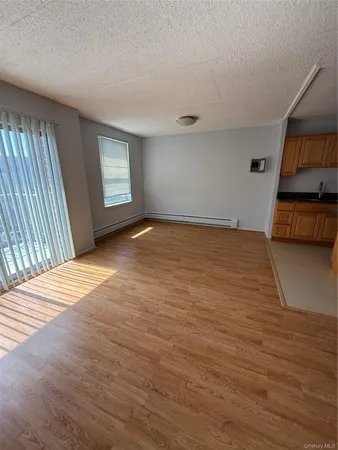 $2,500 | 35 Park Avenue, Unit 6T, Suffern, NY 10901