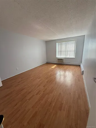 $2,500 | 35 Park Avenue, Unit 6T, Suffern, NY 10901