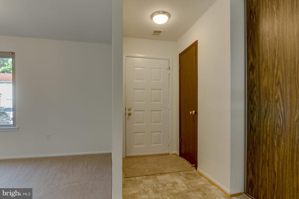 8713 Ridge Hollow Court Springfield, VA 22152 - Photo 3 of 30 Interior (General)