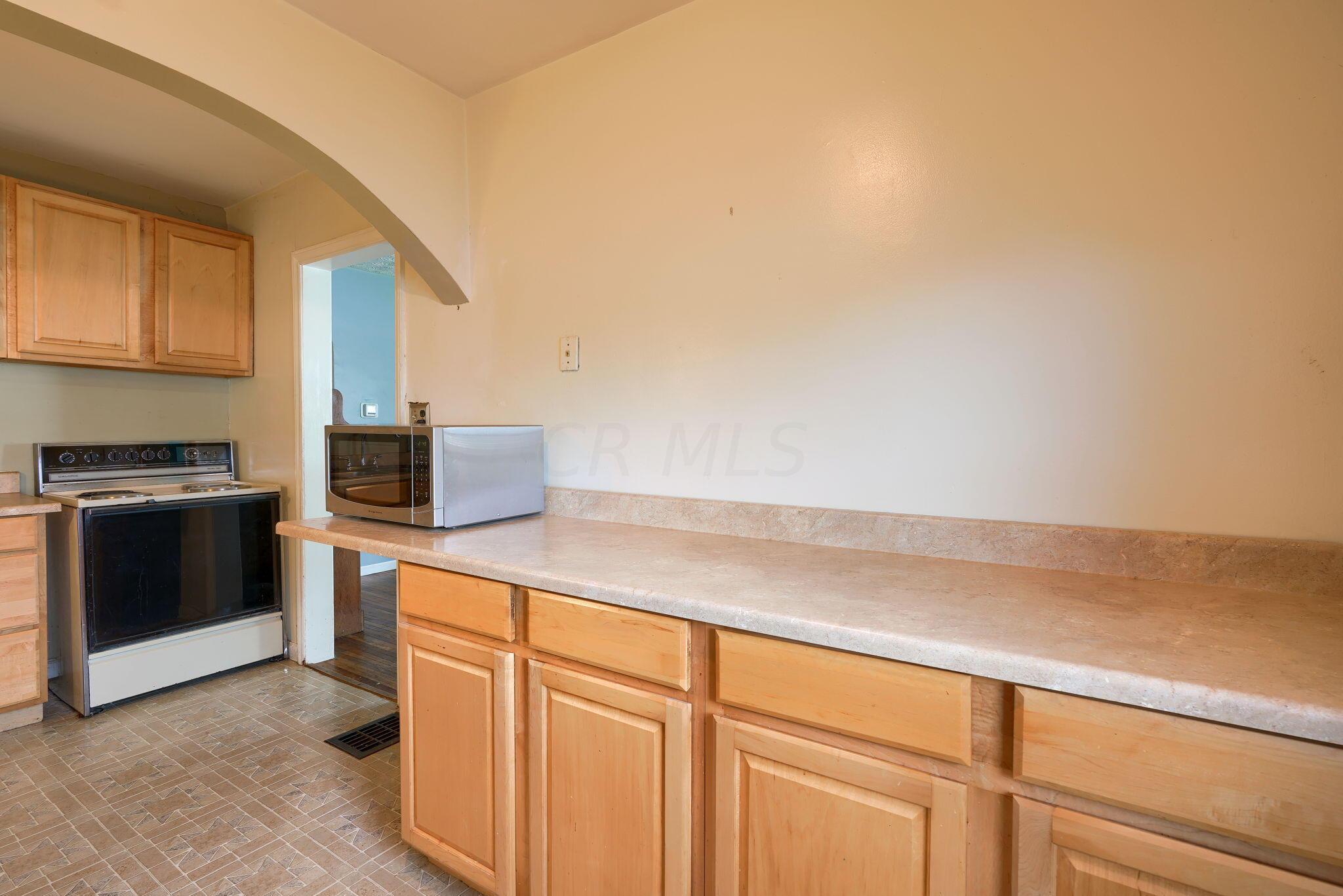 3258 Maize Road Columbus, OH 43224 - Photo 17 of 35 Kitchen