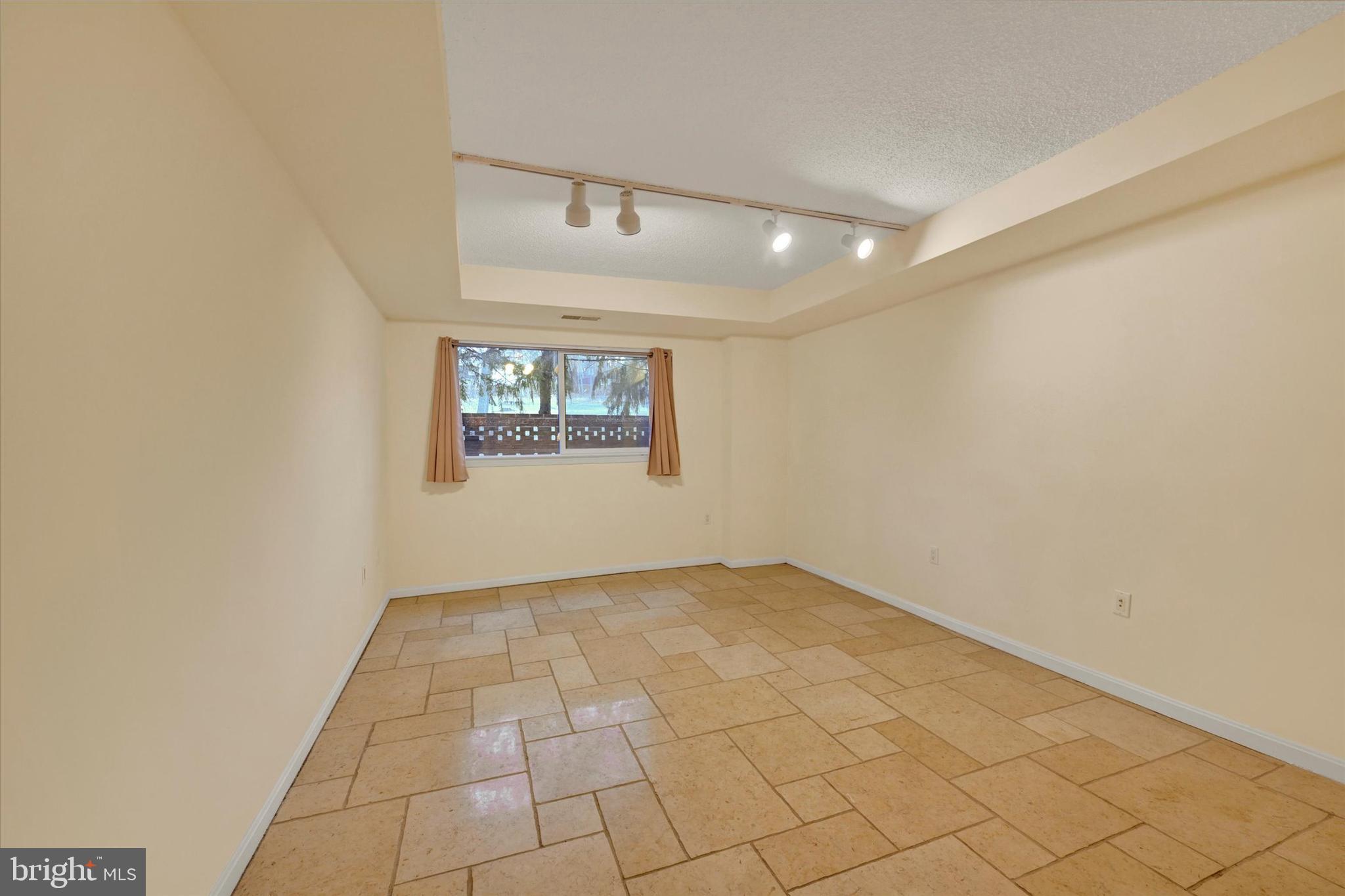 1040 Deer Ridge Drive, Unit 213 Baltimore, MD 21210 - Photo 16 of 27