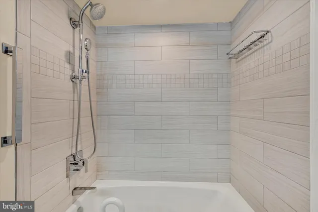 $220,000 | 1040 Deer Ridge Drive, Unit 213, Baltimore, MD 21210