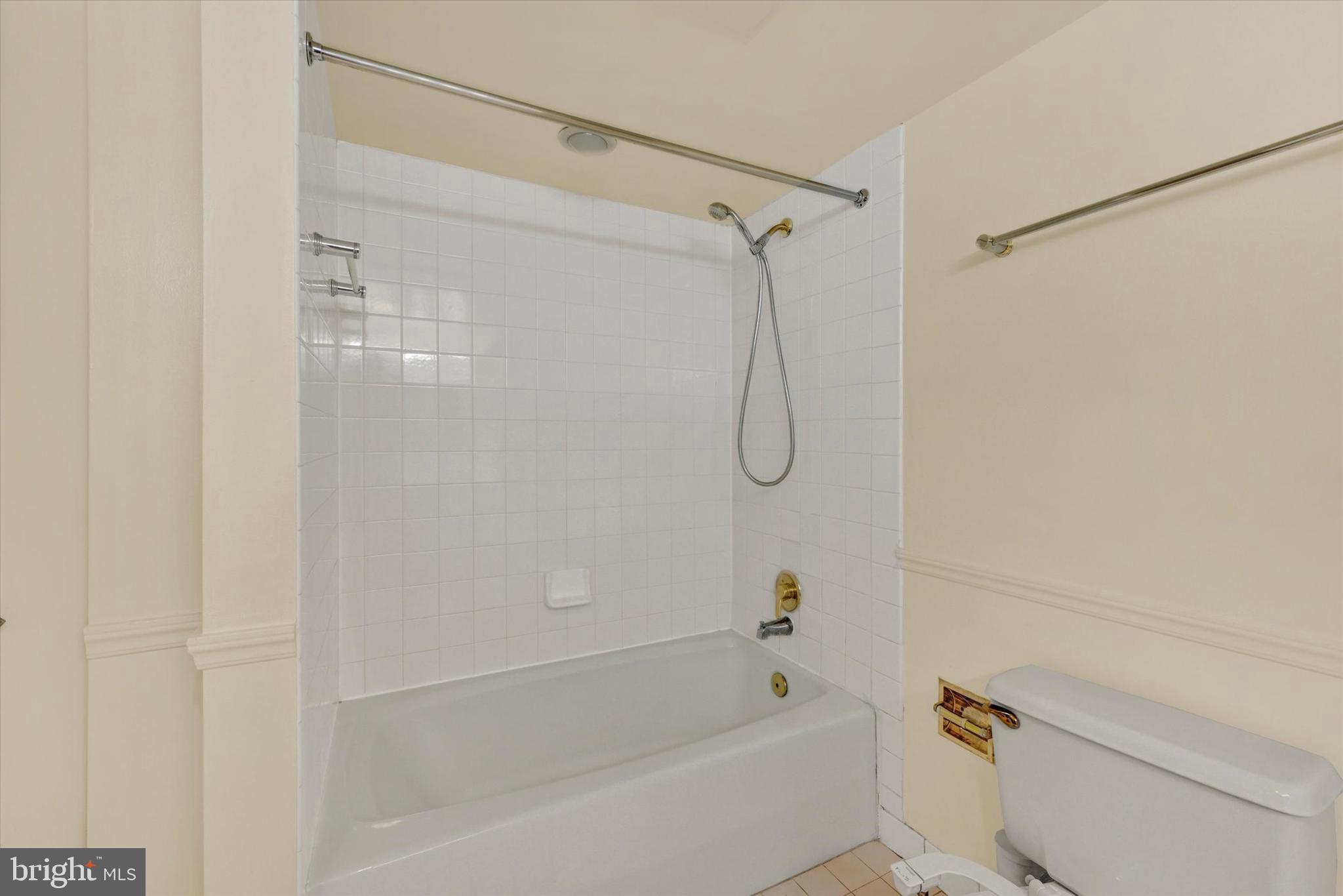 1040 Deer Ridge Drive, Unit 213 Baltimore, MD 21210 - Photo 24 of 27