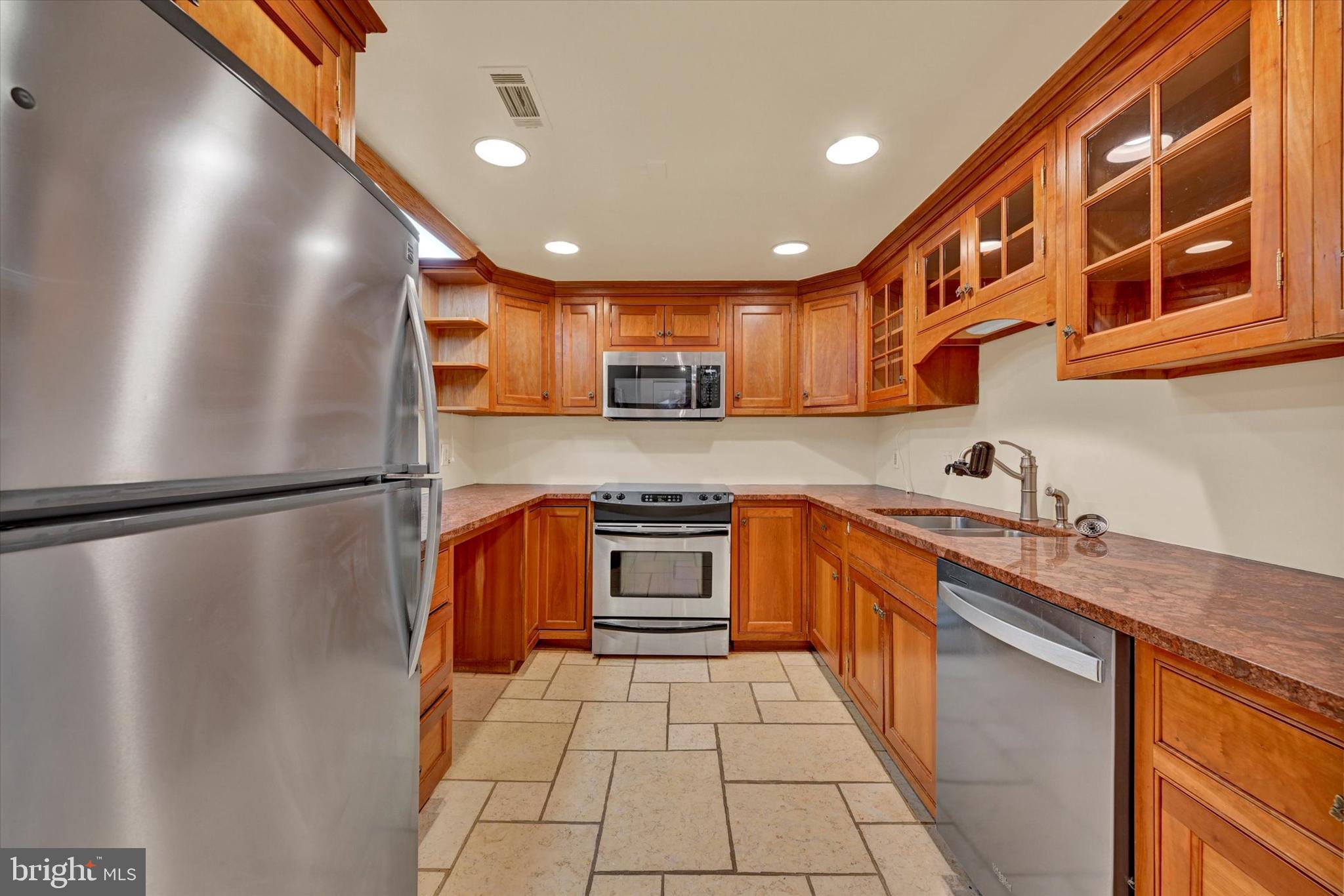 1040 Deer Ridge Drive, Unit 213 Baltimore, MD 21210 - Photo 6 of 27