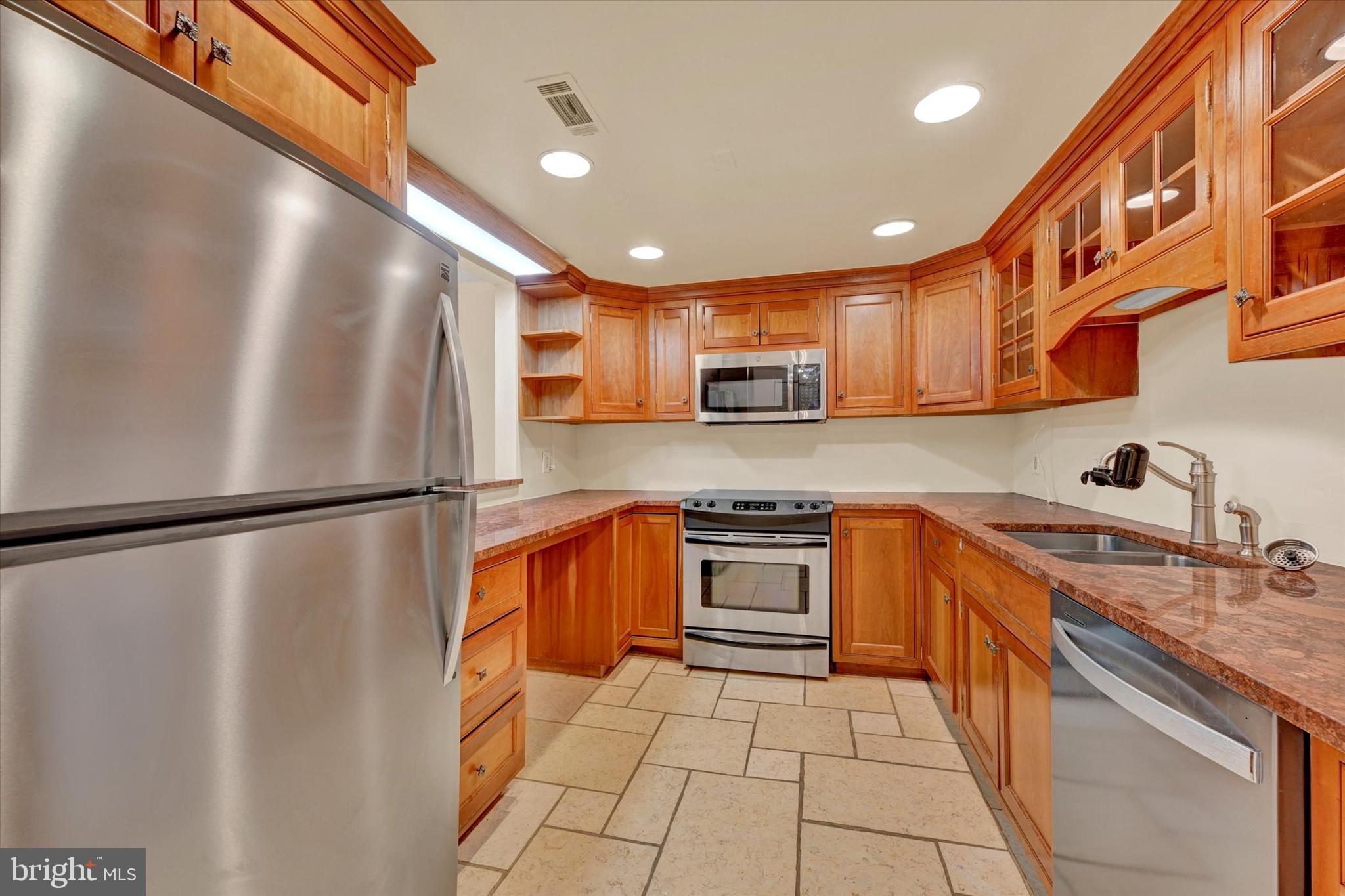 1040 Deer Ridge Drive, Unit 213 Baltimore, MD 21210 - Photo 7 of 27