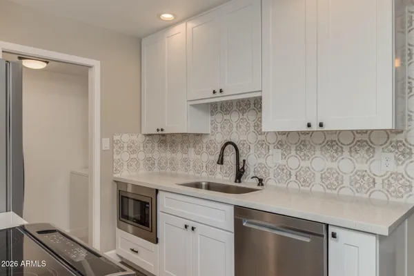 $2,500 | 2702 North 60th Street, Scottsdale, AZ 85257