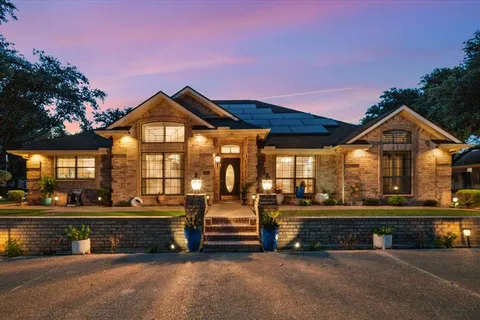 $400,000 | 1301 Alford Drive, Hillsboro, TX 76645