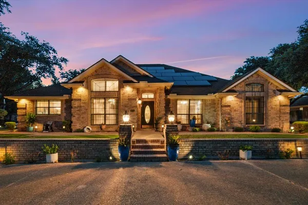 $400,000 | 1301 Alford Drive, Hillsboro, TX 76645