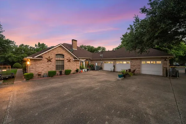 $400,000 | 1301 Alford Drive, Hillsboro, TX 76645