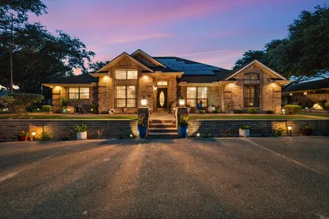 $400,000 | 1301 Alford Drive, Hillsboro, TX 76645