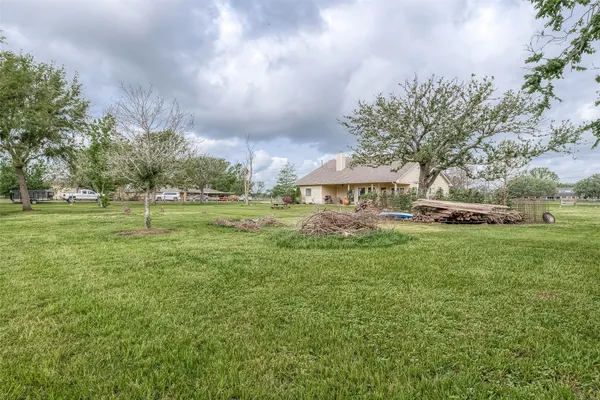 $2,400 | 14403 Vlasta Street, Needville, TX 77461