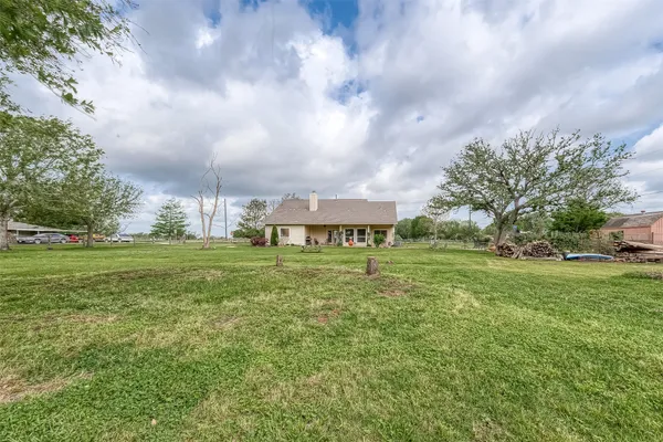 $2,400 | 14403 Vlasta Street, Needville, TX 77461